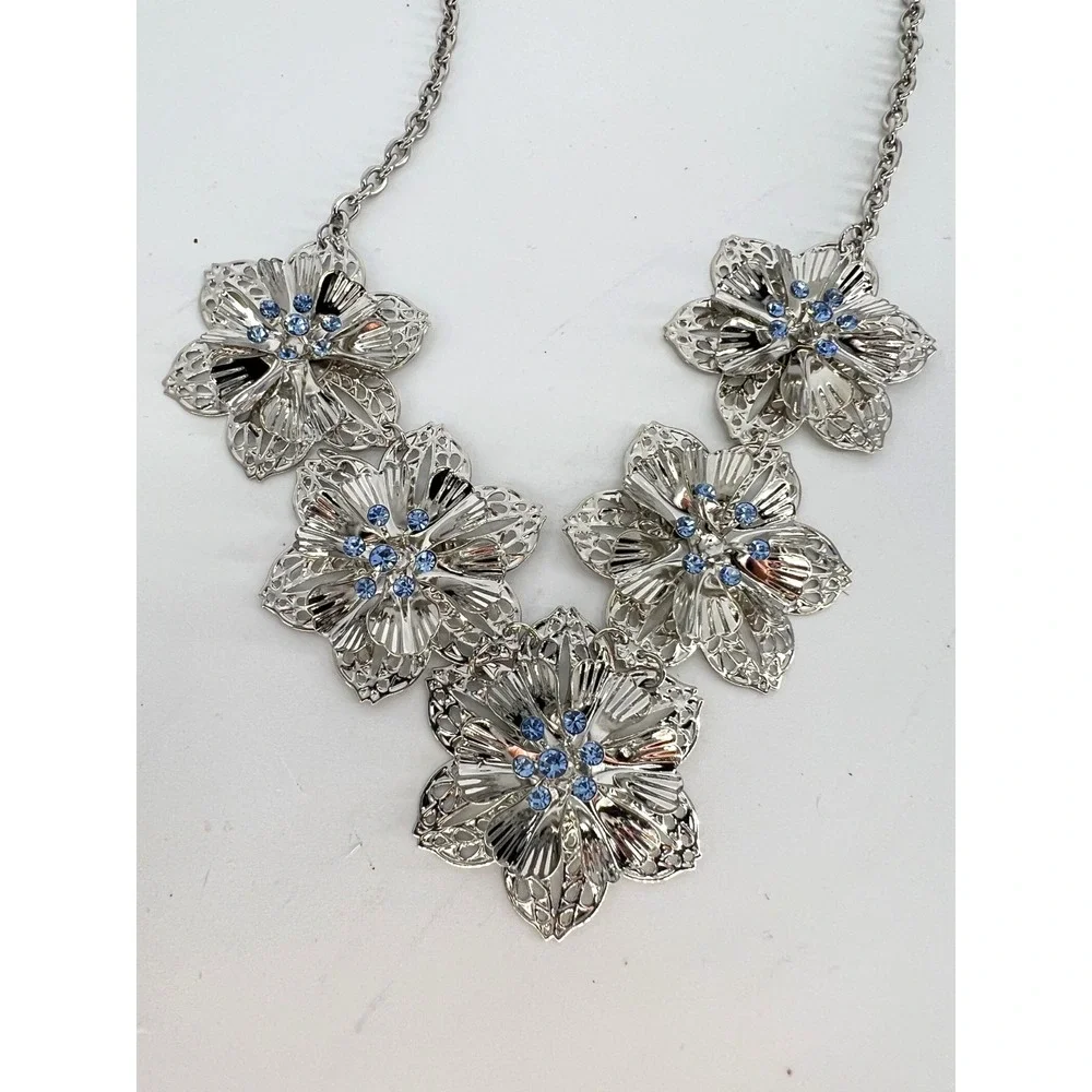 Silver Flower Necklace‎ With Blue Rhinestones